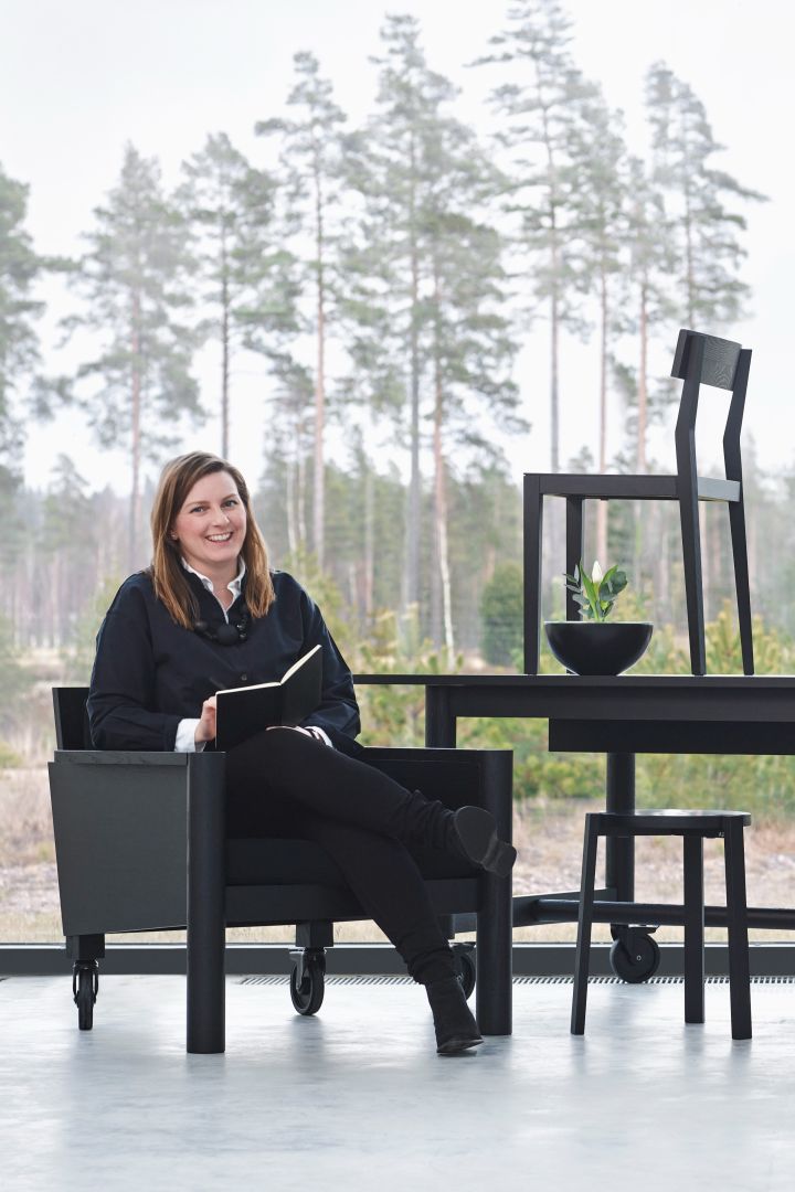 Porträttbild av Sara Larsson, grundare och formgivare för varumärket A2.