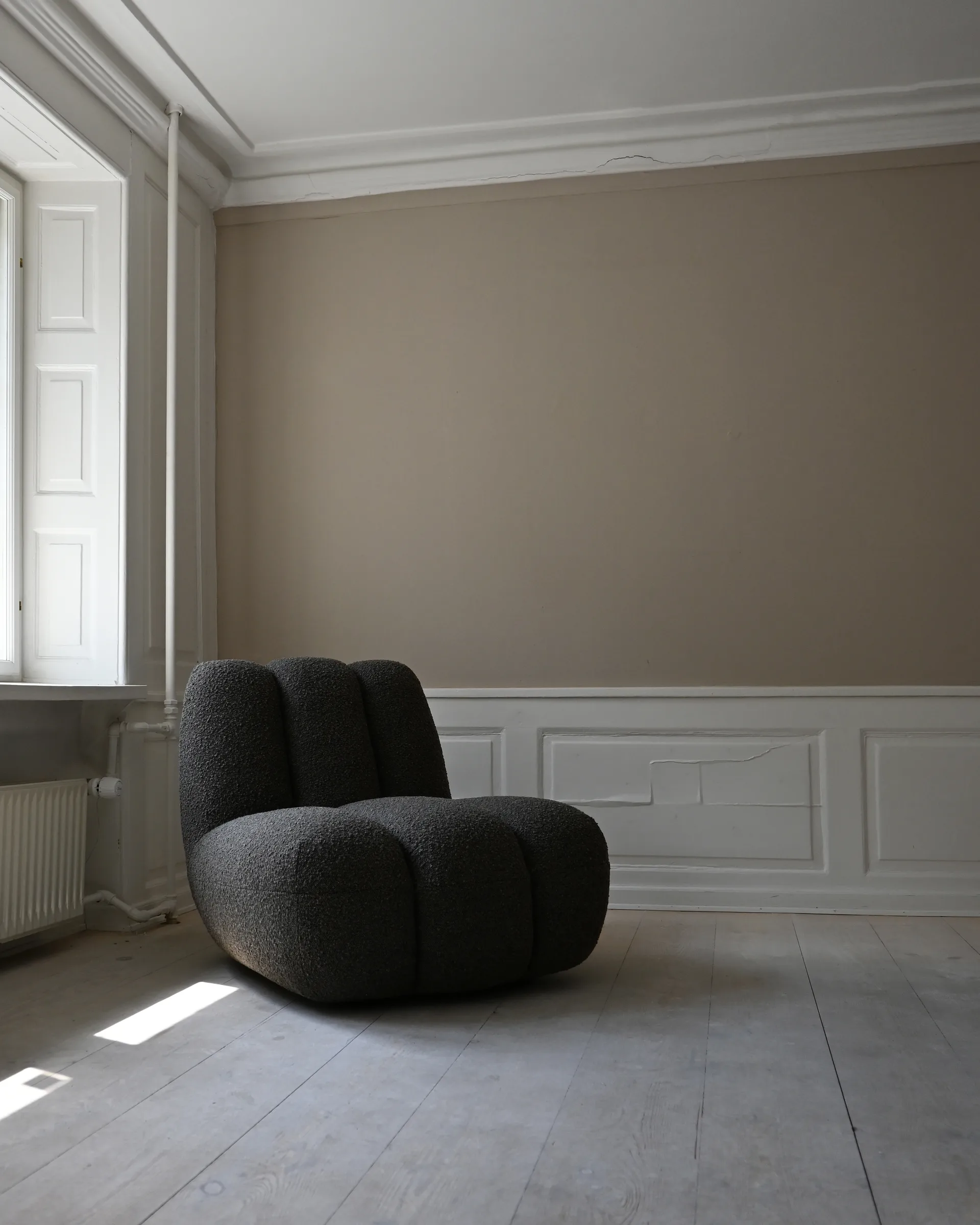 Toe loungefåtölj bouclé, Deep taupe 101 Copenhagen