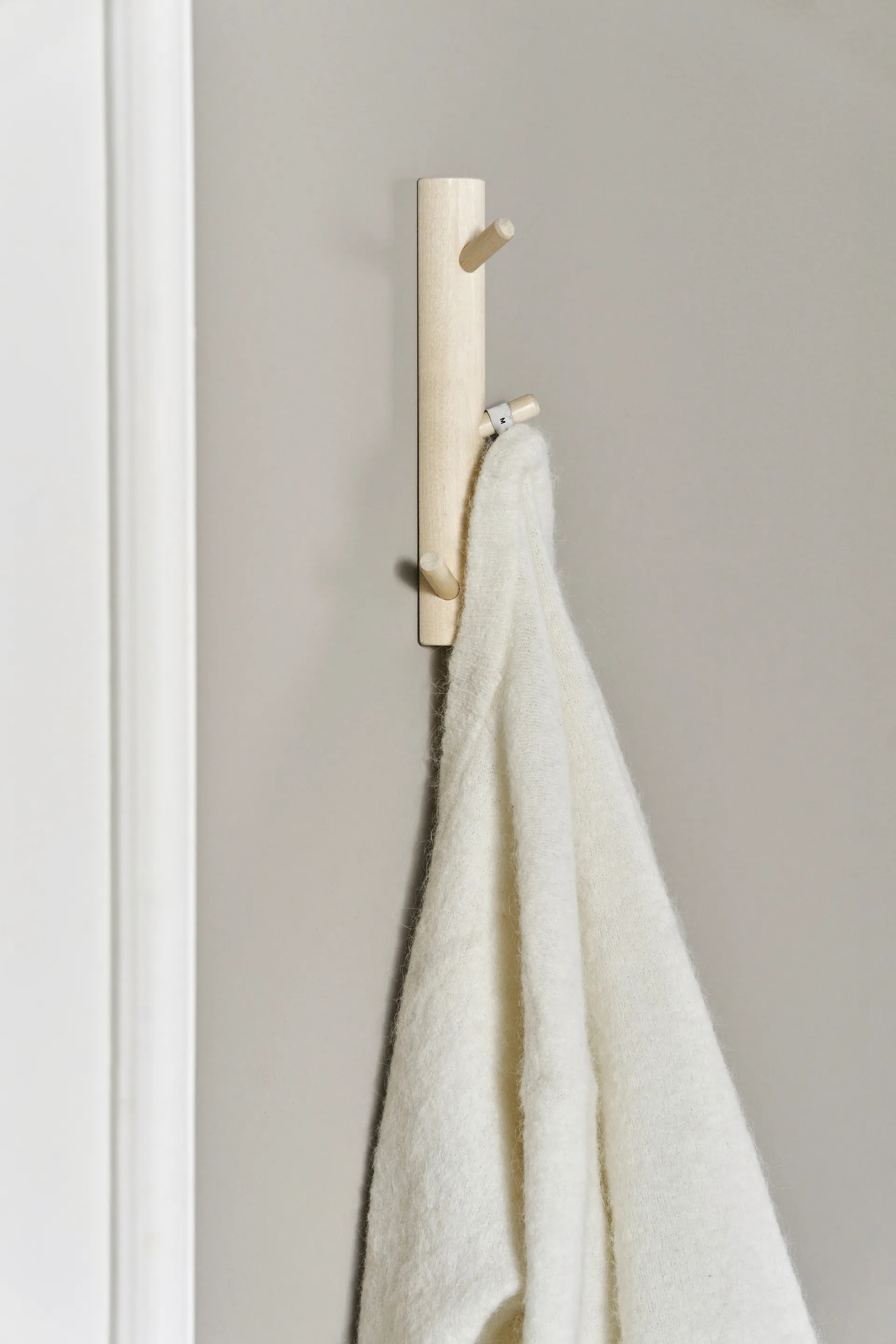 Allsarp vertikal knopplist 3 krokar, Björk 1898