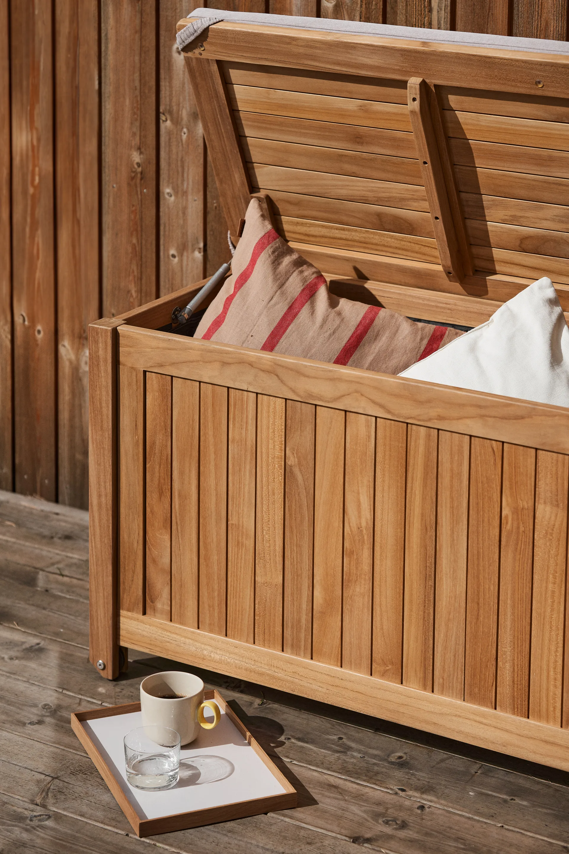 Bjärknäs dynbox med hjul S 130x50x60 cm, Teak 1898