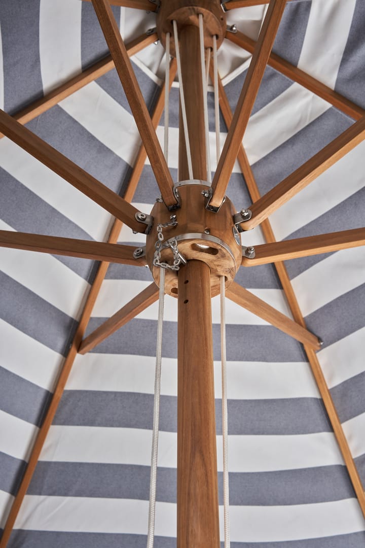 Hisshult parasoll Ø270 cm, Blue stripe-teak 1898