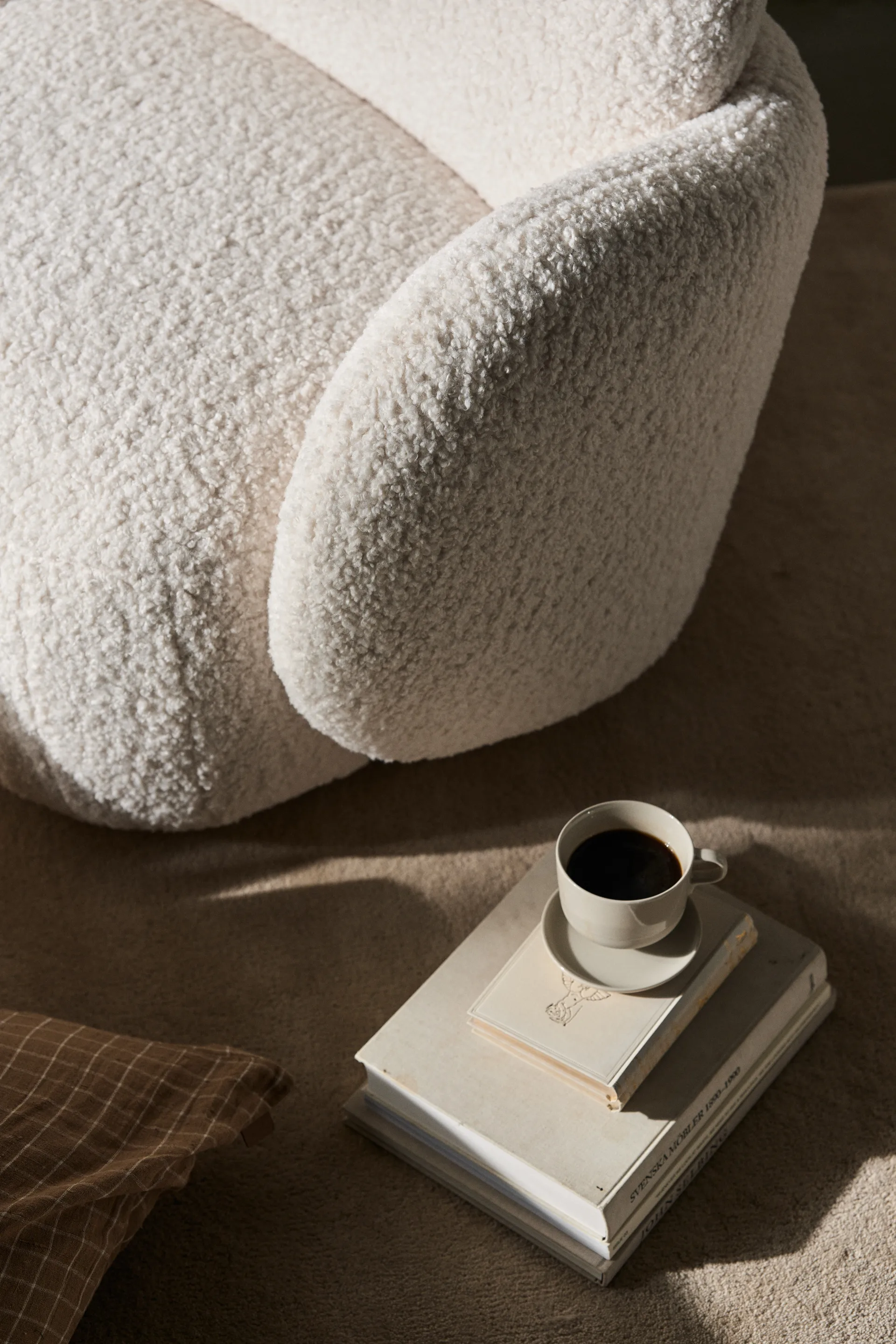 Mo fåtölj med snurrfunktion, Glore white 1898