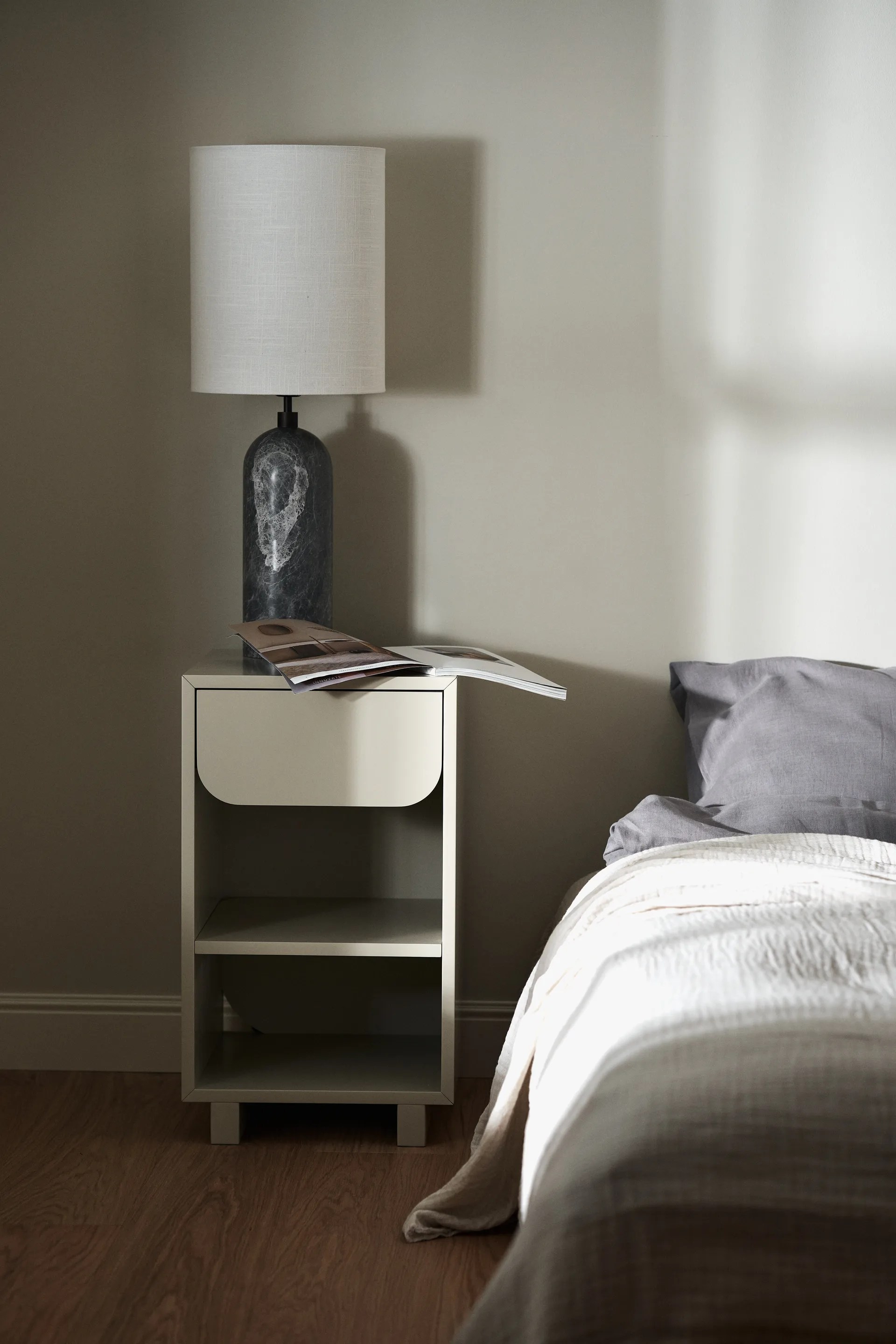 Vidja sängbord, Sand 1898