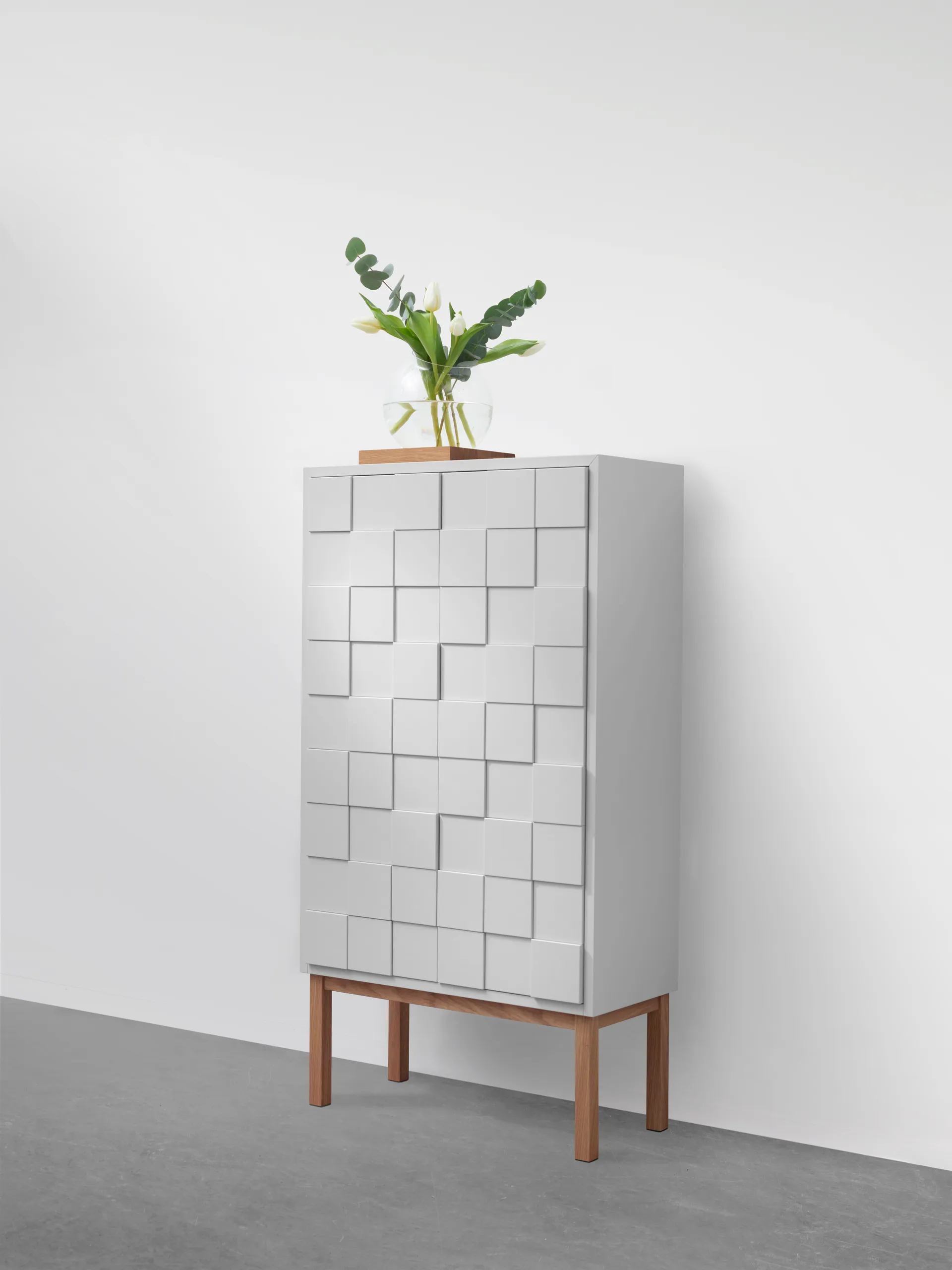 A2 collect 2010 skåp benram i vitoljad ek, Ljusgrå A2