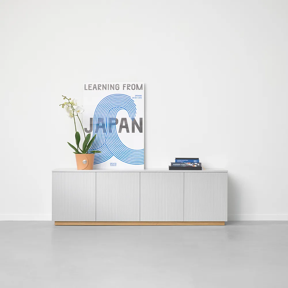 Beam sideboard, ljusgrå, sockel i oljad ek A2