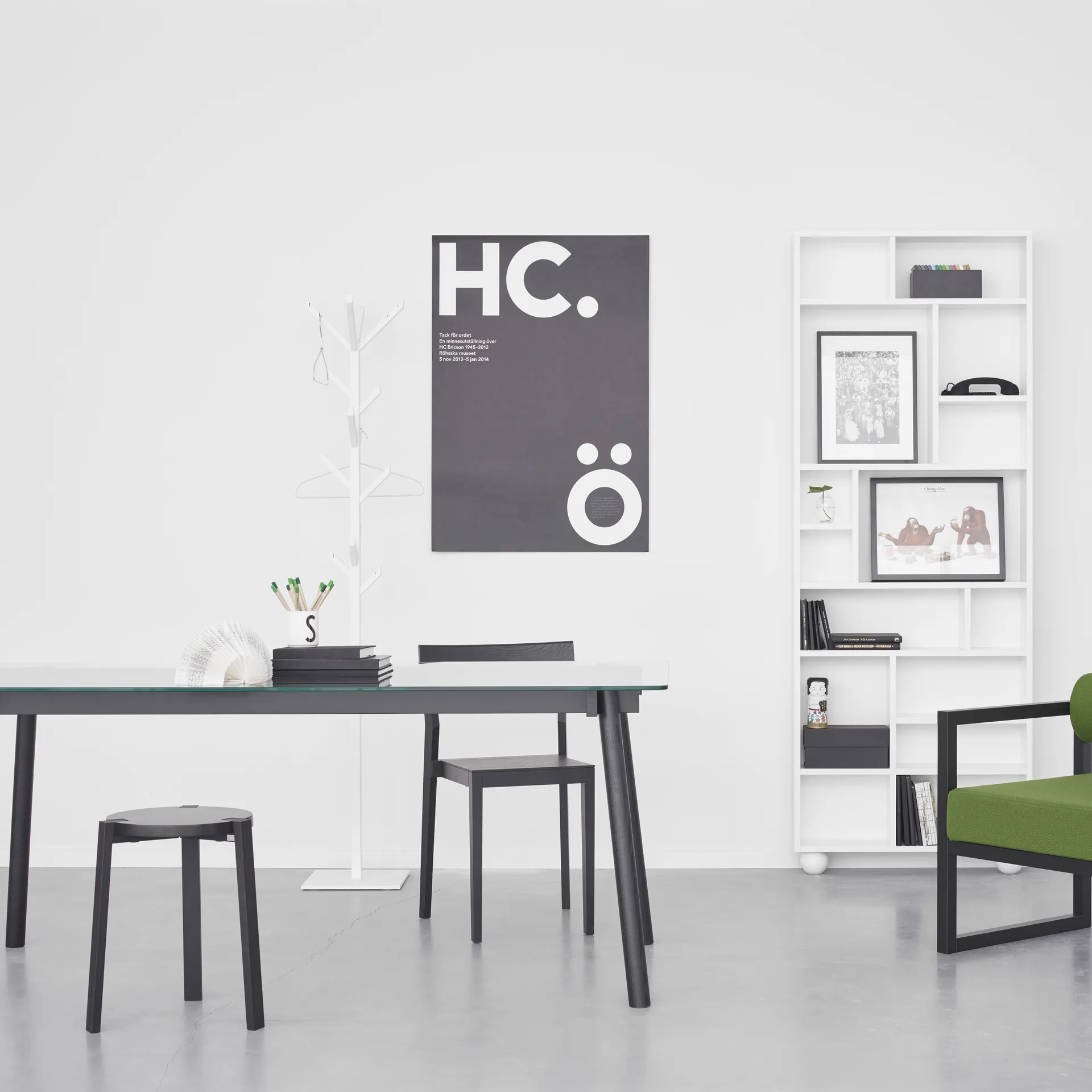 Corners matbord, ek vitolja, glas A2