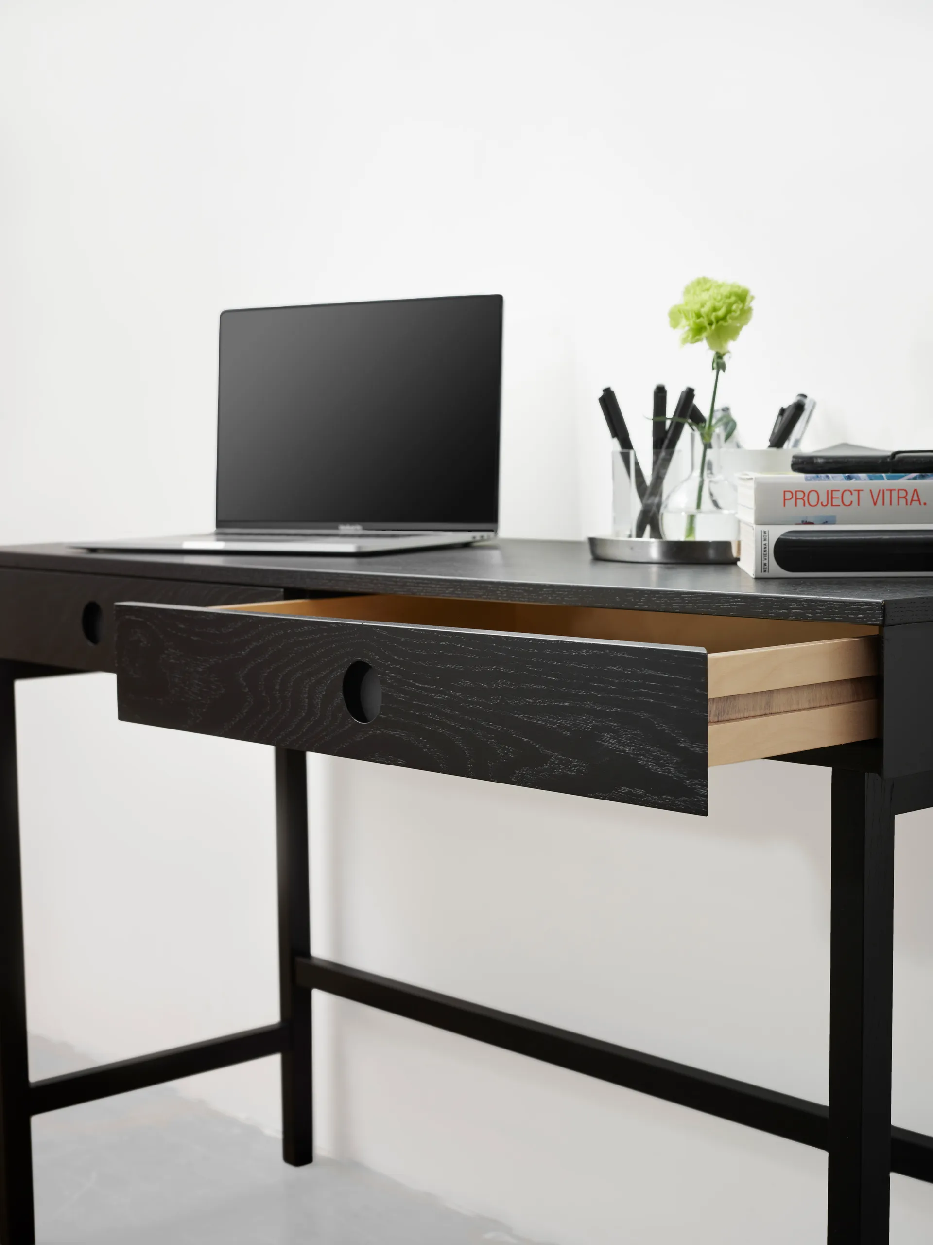 Mind skrivbord, Svartbetsad ek, 118x74x44 cm A2