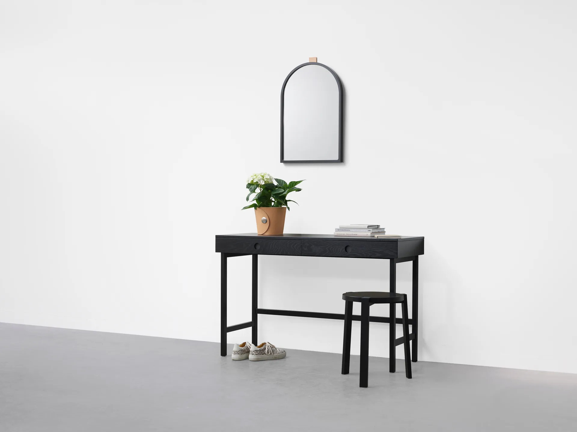 Mind skrivbord, Svartbetsad ek, 118x74x44 cm A2