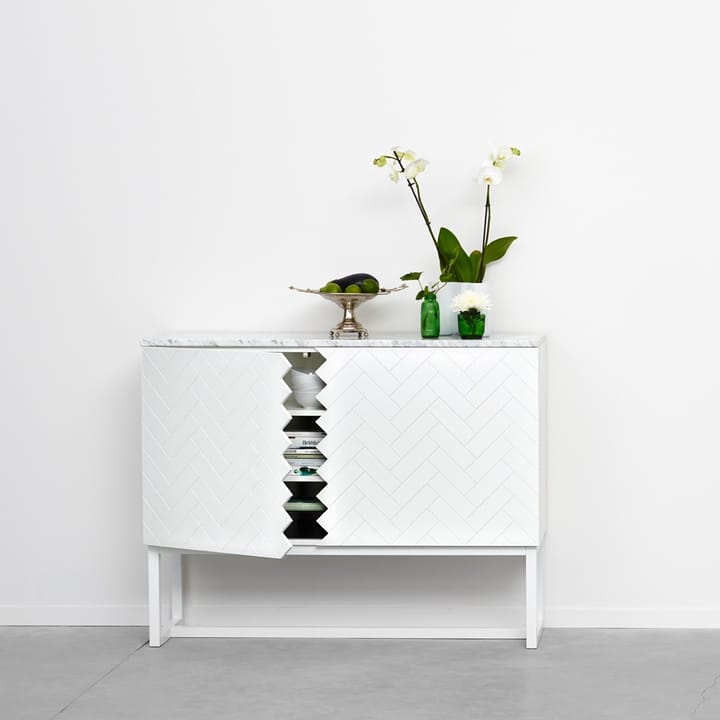 Story sideboard, midnattsblå, vitoljat ekstativ A2