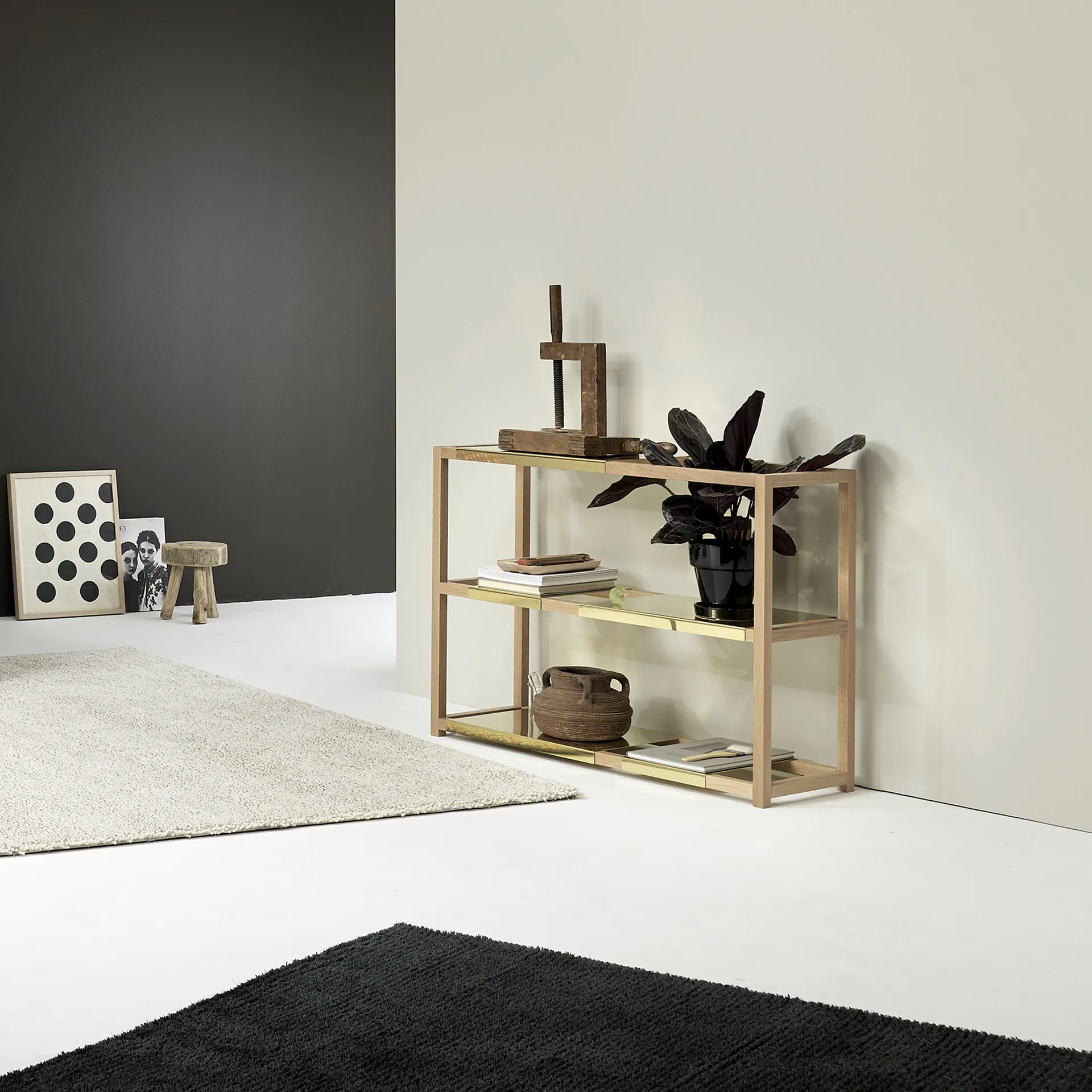 The Botanic Shelf High hylla, ek svartbetsad, svarta stålhyllor Adea