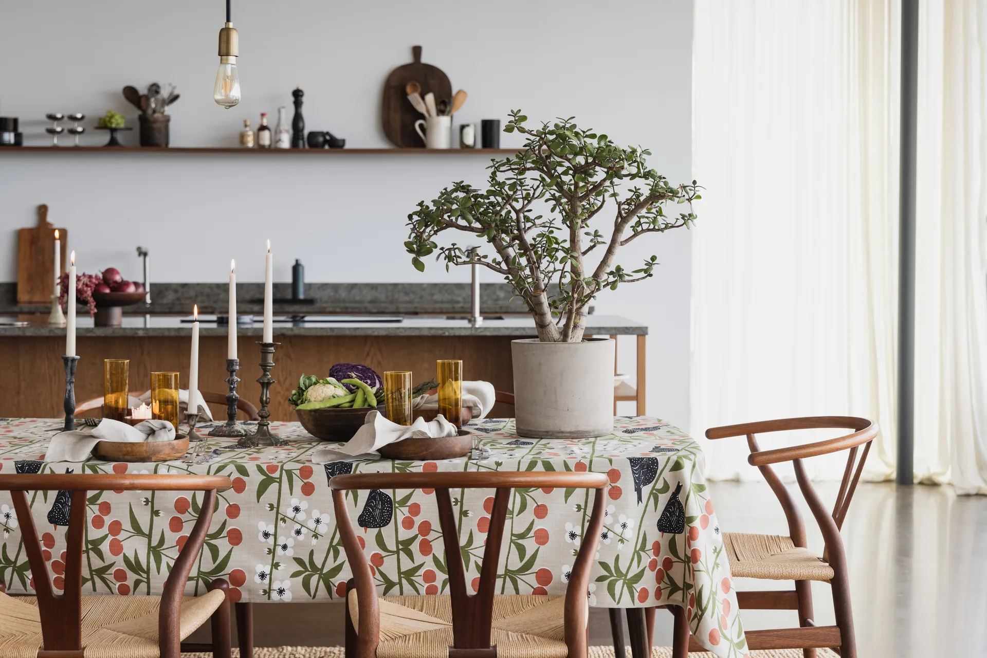 Körsbärsträdgården duk, Beige, 145x250 cm Almedahls