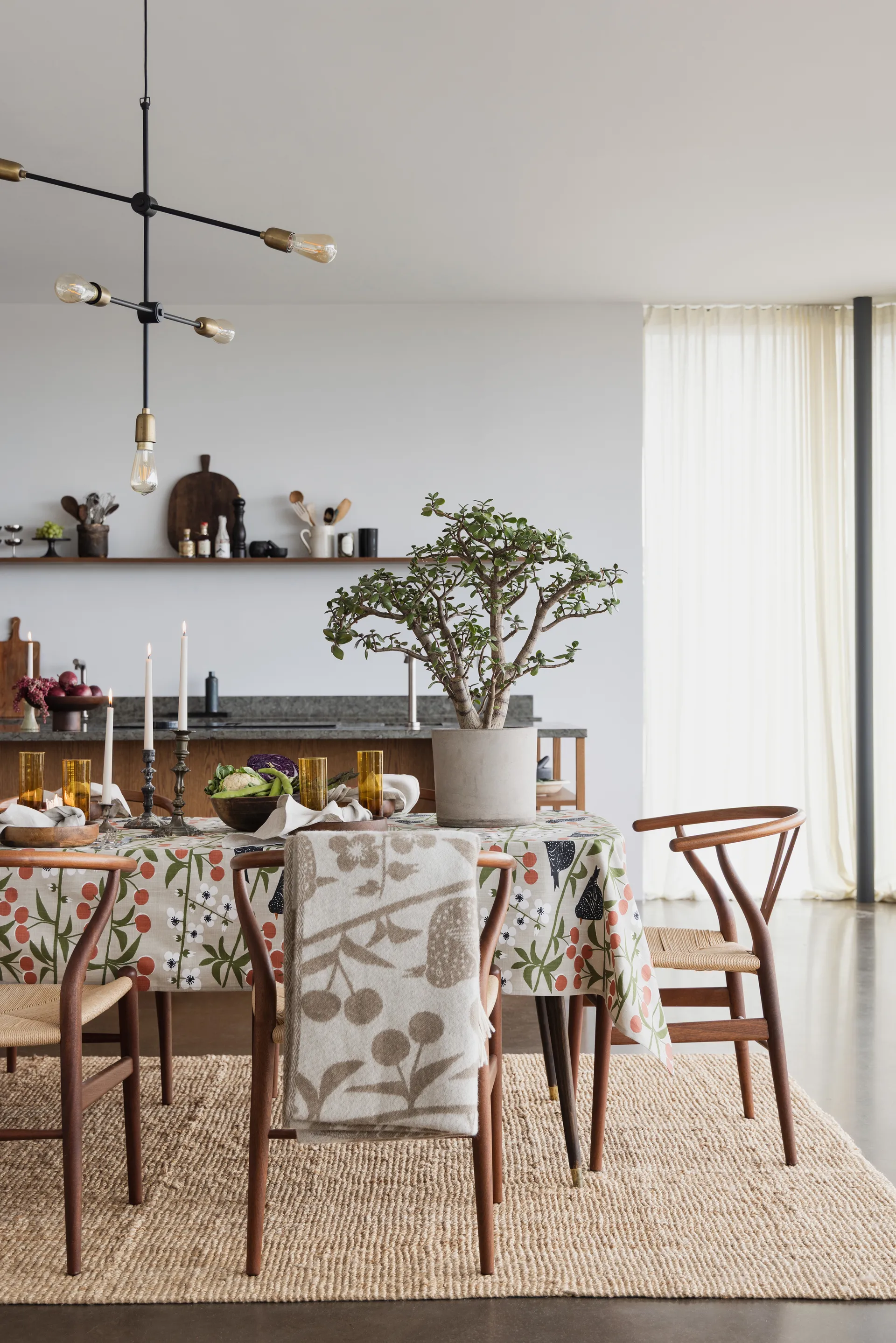 Körsbärsträdgården pläd 130x170 cm, Brun-offwhite Almedahls