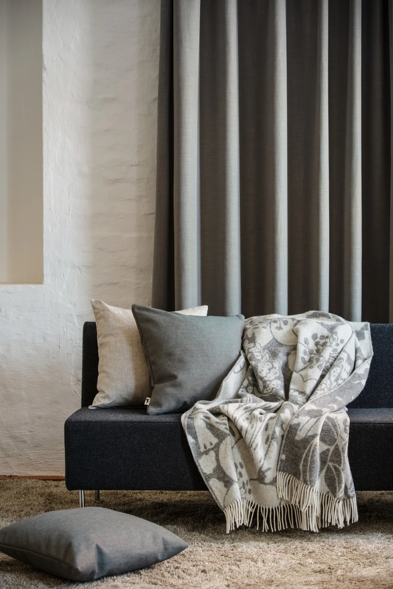 Skogen pläd 130x170 cm, Grå-off white Almedahls