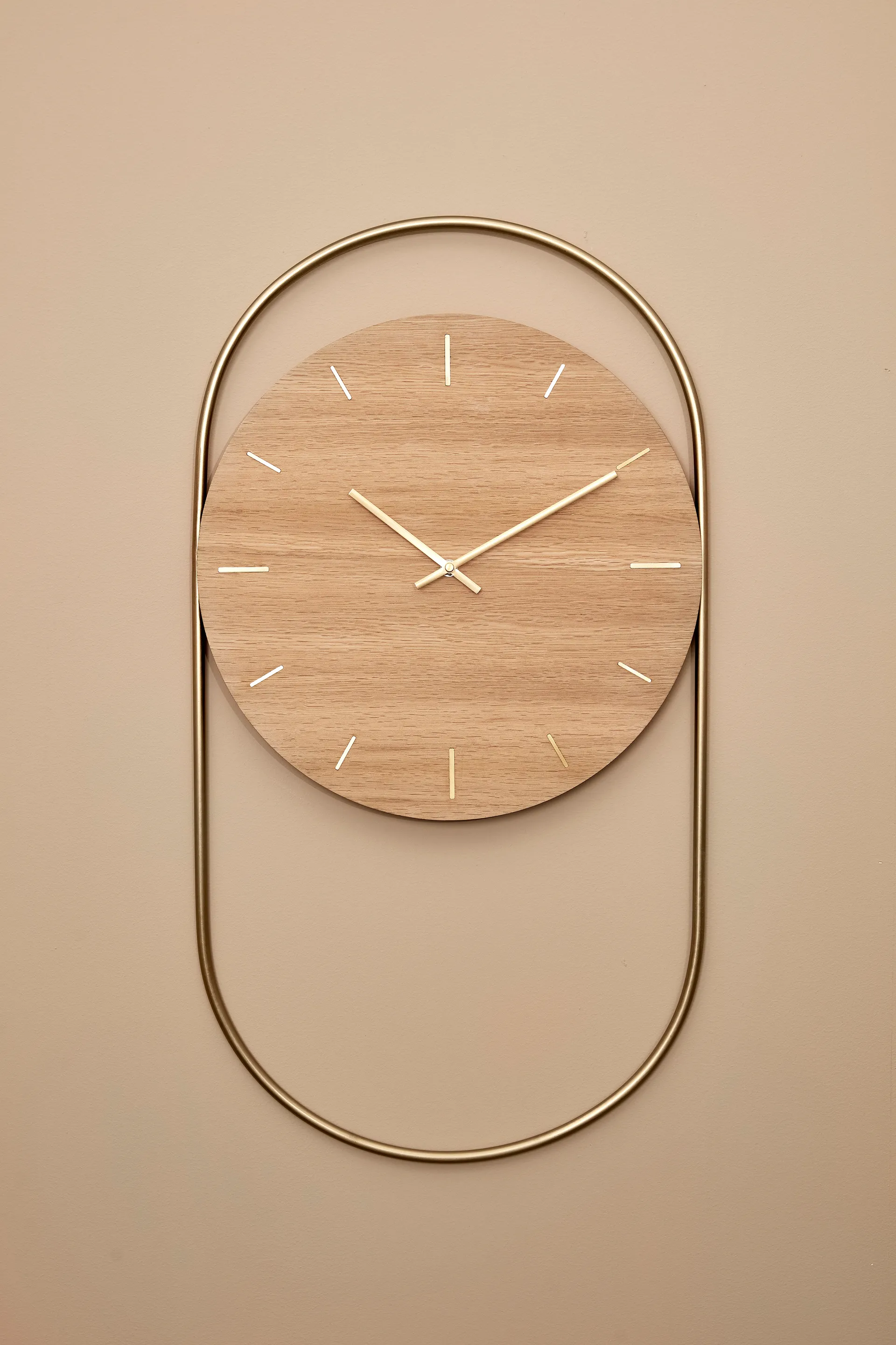 A-Wall väggklocka 41x76 cm, Oak-brass Andersen Furniture