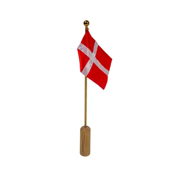 Celebrating Denmark flagga 40 cm - Oak-brass - Andersen Furniture