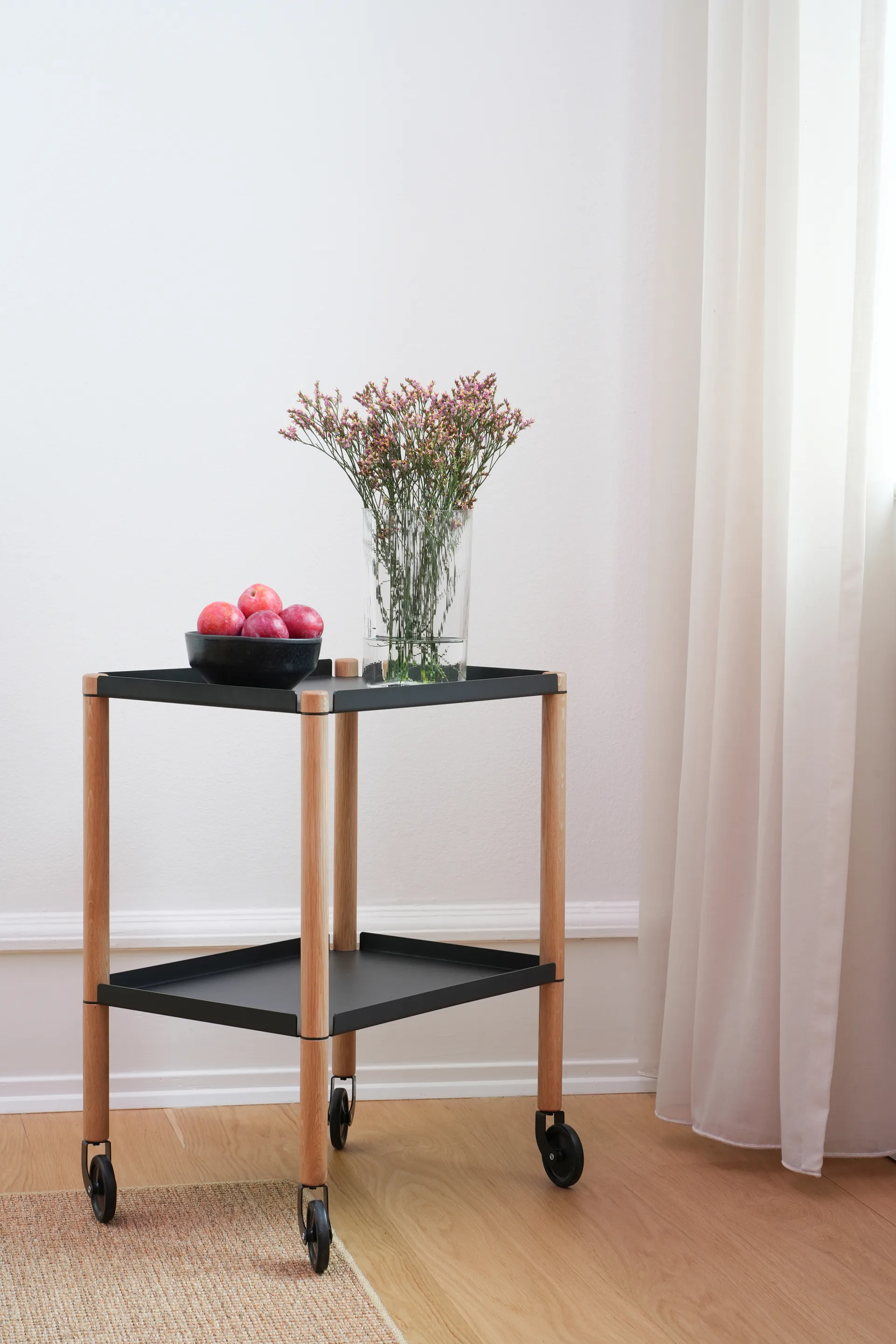 Connect bord, Oljad ek, svart metall Andersen Furniture