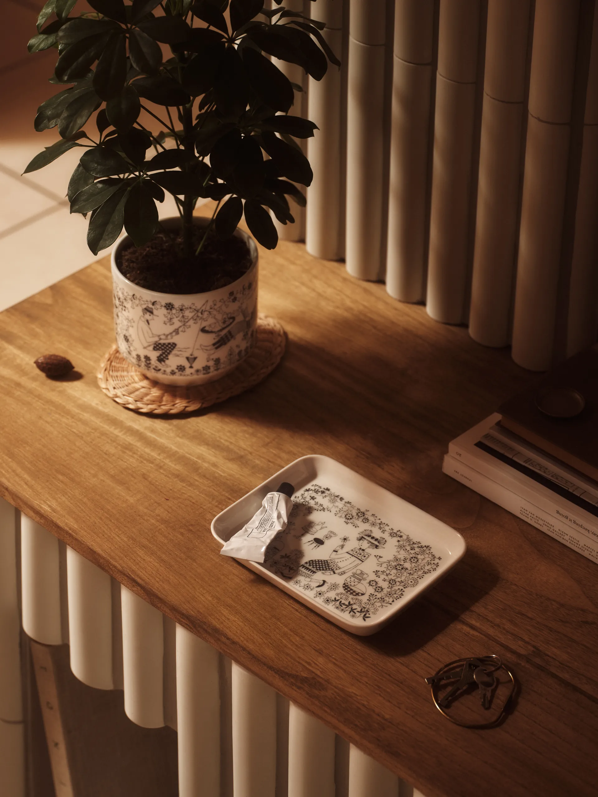 Emilia kruka Ø14 cm, Svart-vit Arabia