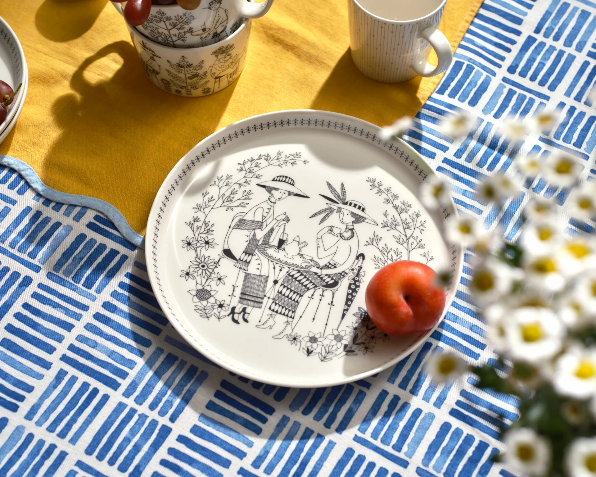 Emilia tallrik Ø24 cm, Svart-vit Arabia