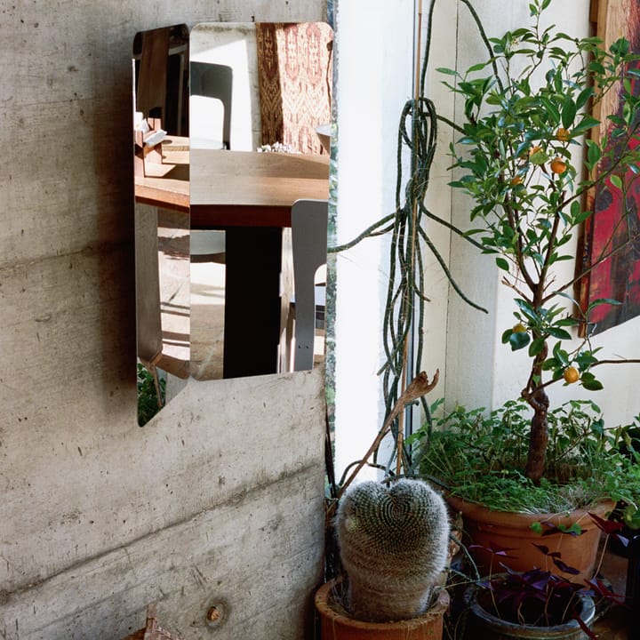 124 ° spegel, ask, medium med bricka Artek