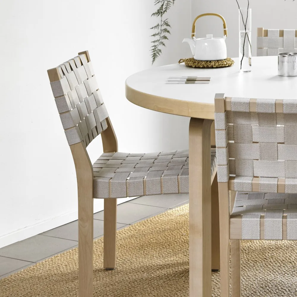 611 stol linnegjord, Svart-Blå-Svartlackad björk Artek