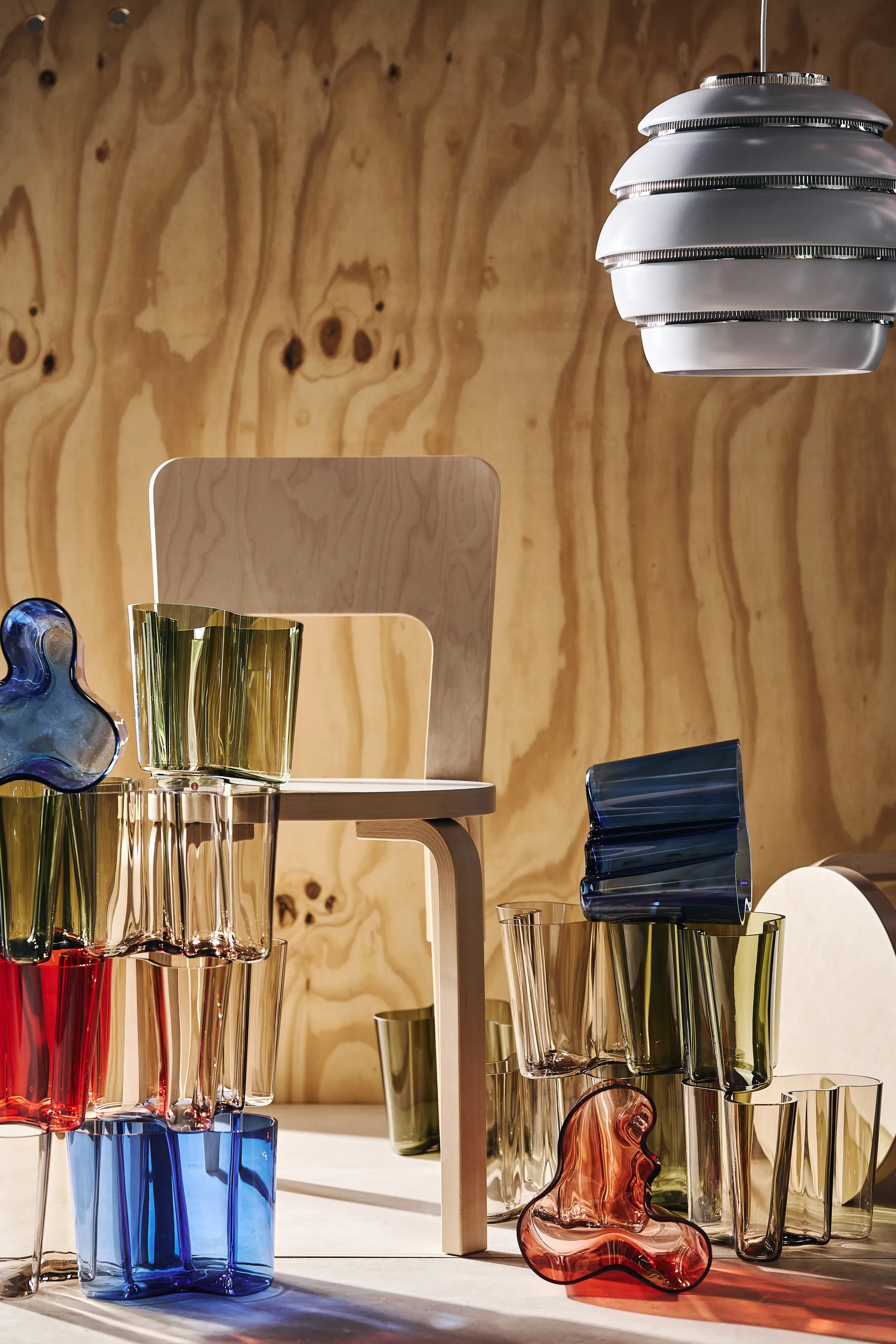 A331 Beehive pendel, Vit-Krom Artek