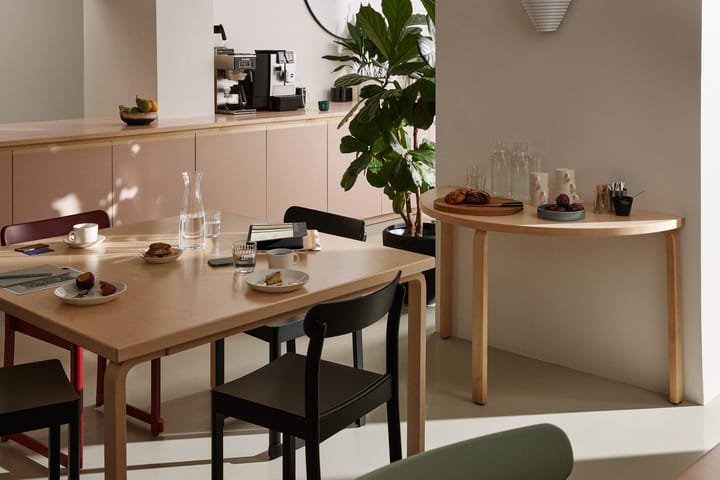 Aalto 84 matbord, Top birch veneer-natural lacquered Artek