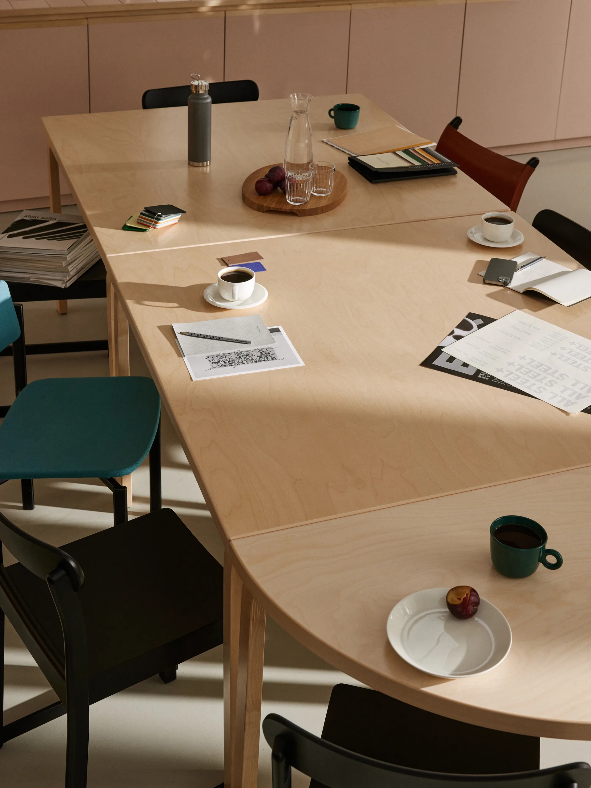 Aalto 84 matbord, Top birch veneer-natural lacquered Artek