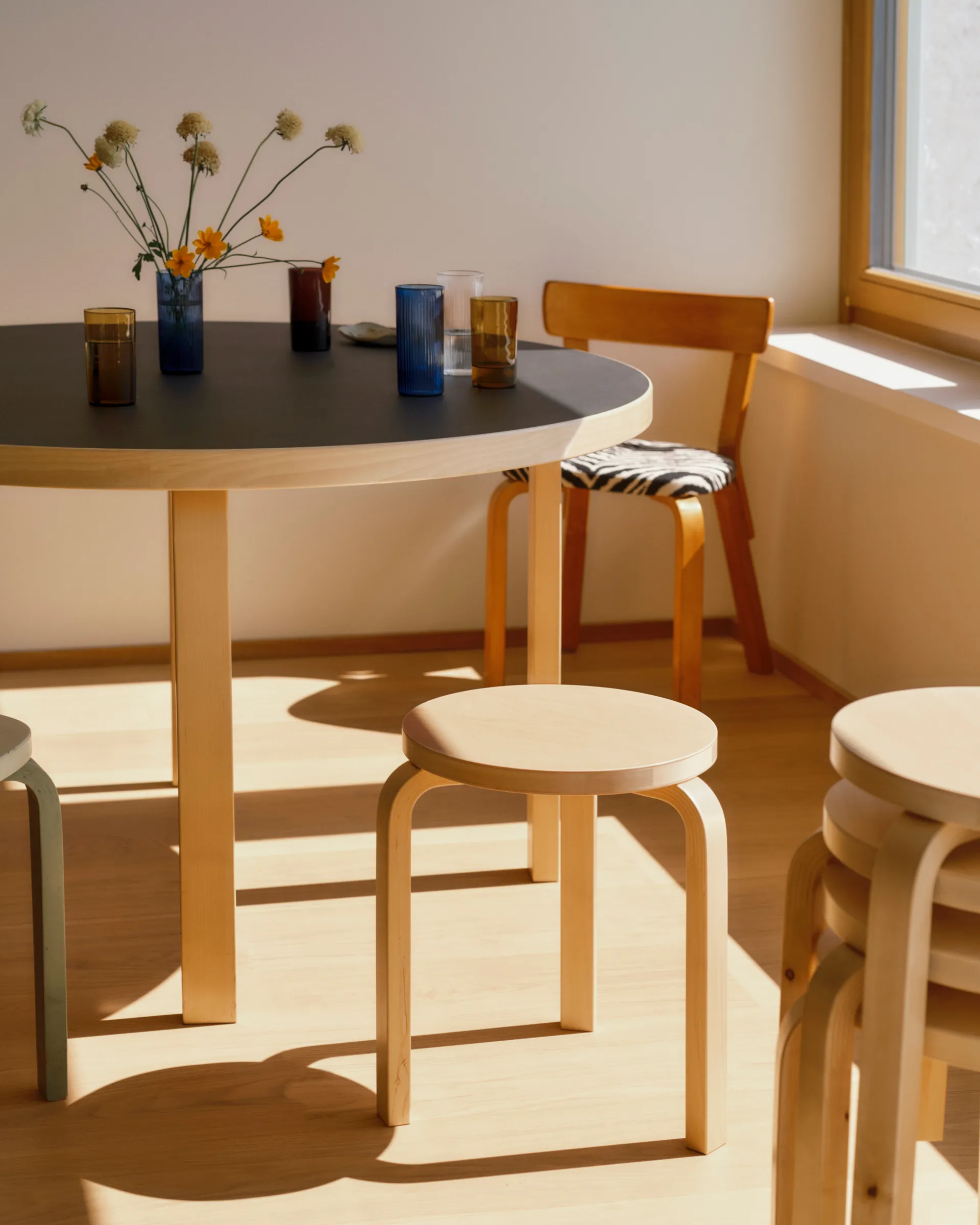 Stool 60 Villi pall jubileumsutgåva 90 år, Björk Artek