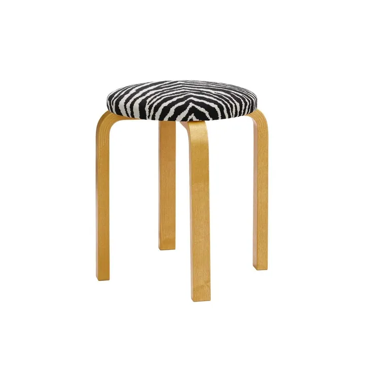 Stool E60 pall 4 st ben - Honungsbetsad björk-tyg Zebra svart - Artek
