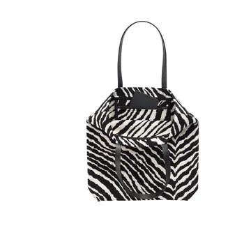 Zebra Tote Bag väska - Svart-vit, läderhandtag, 41x42x8 cm - Artek