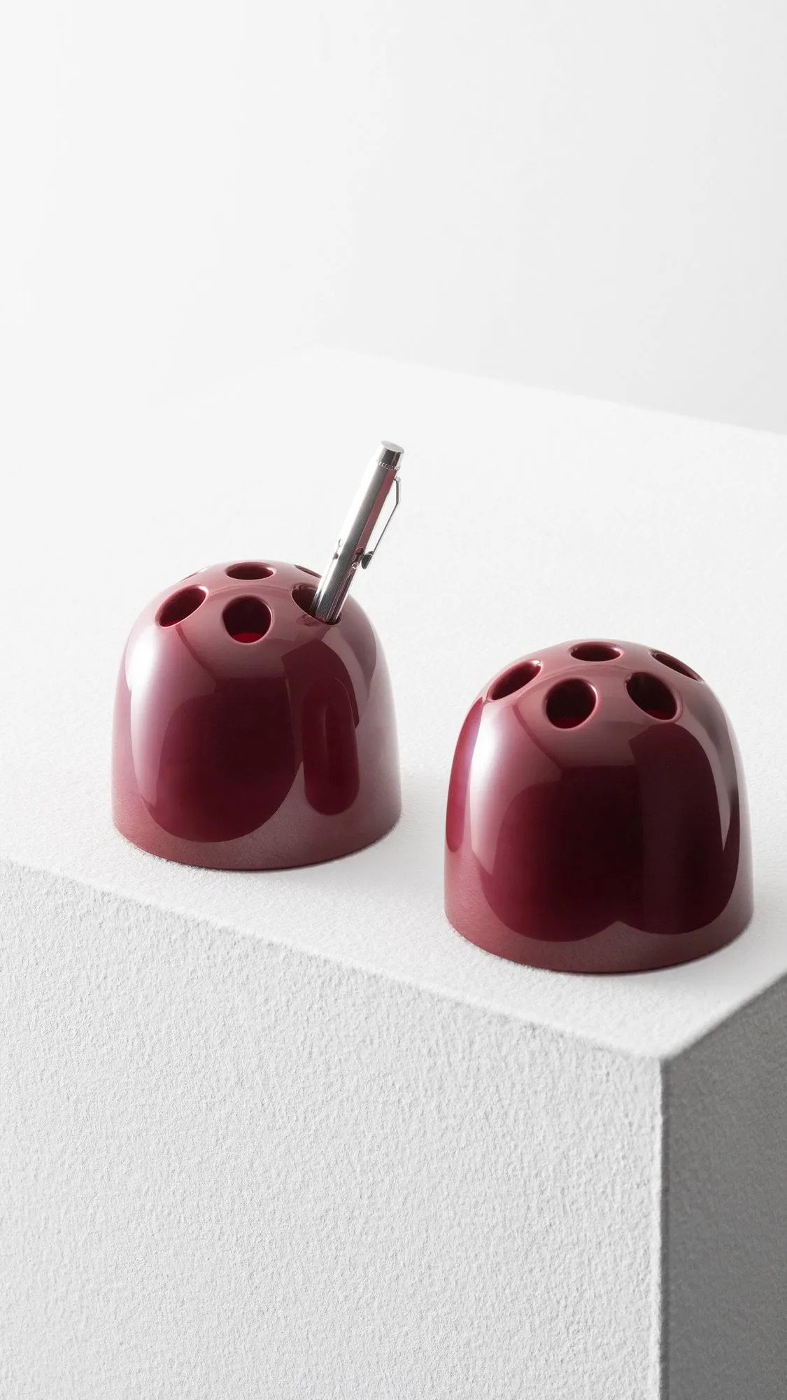 Dedalino pennställ, Ruby red Artemide