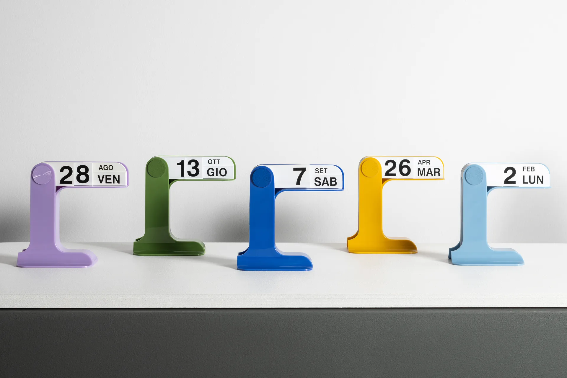 Timor evighetskalender, Blue Klein Artemide
