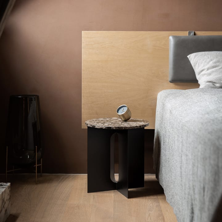 Androgyne sidobord, marble black, ø42 cm, svart stålstativ Audo Copenhagen