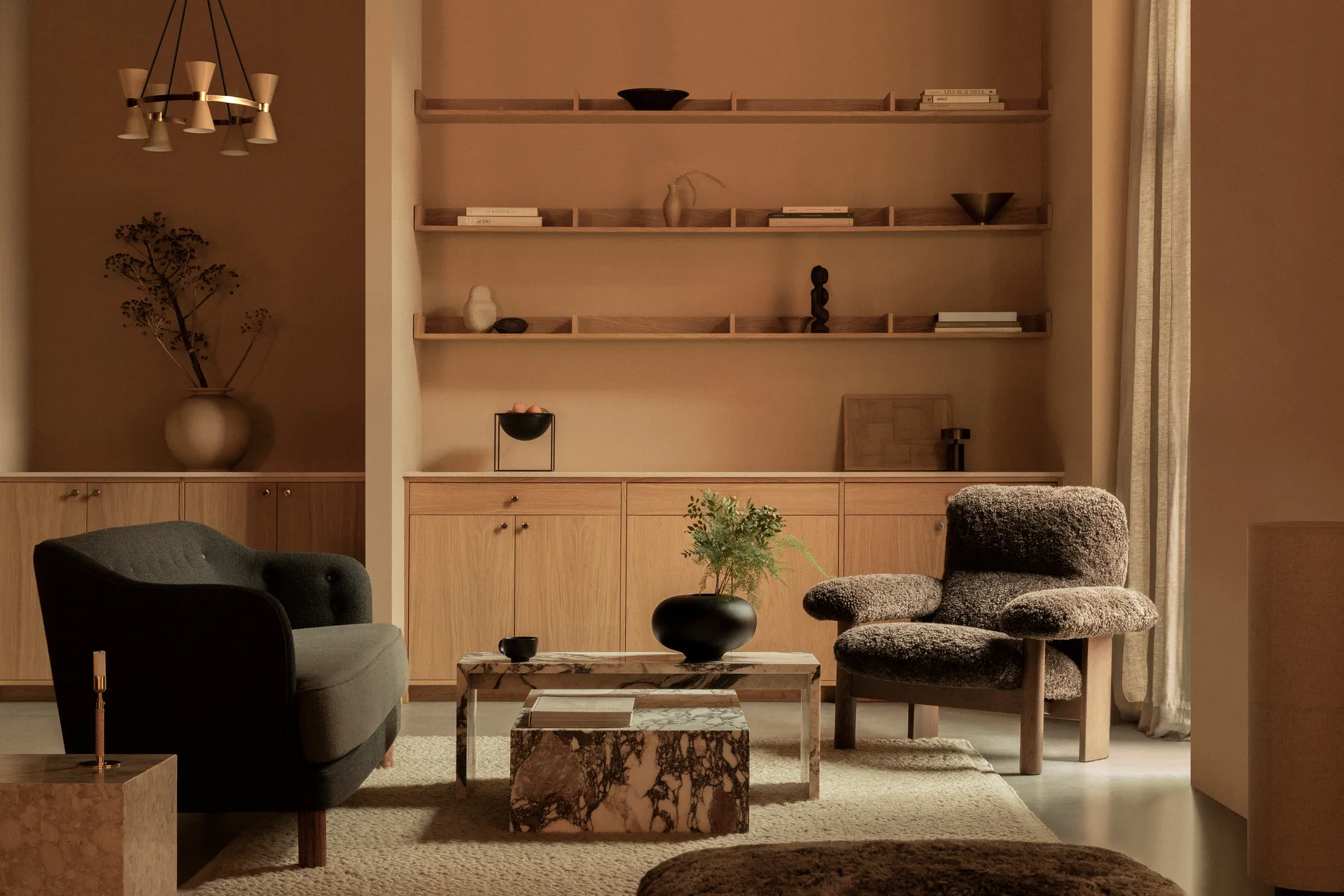 Brasilia fåtölj, Dark oak-Nature sheepskin curly Audo Copenhagen