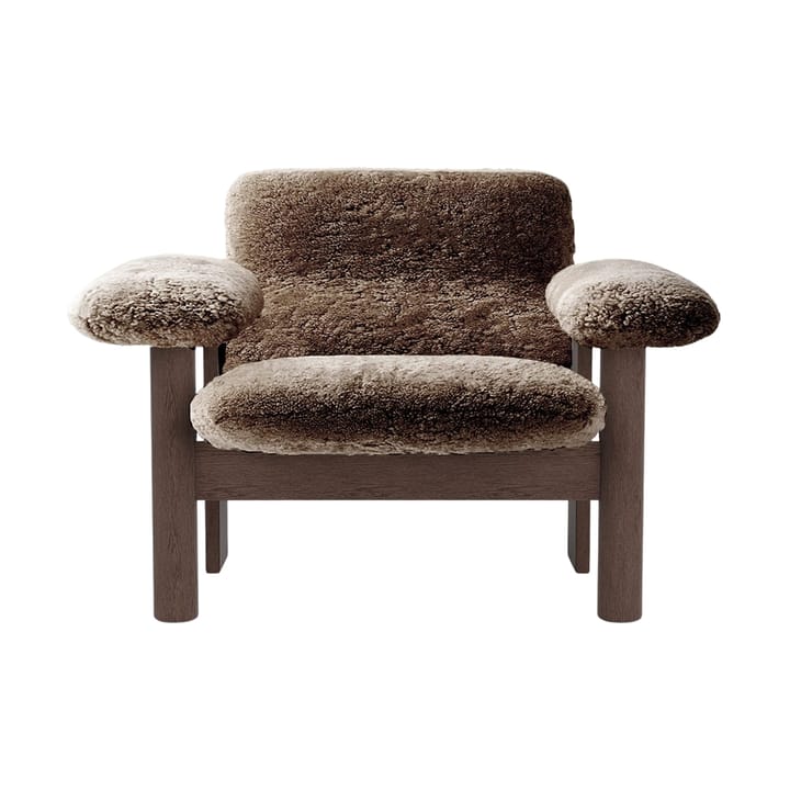 Brasilia fåtölj low back, Dark oak-Sahara sheepskin curly Audo Copenhagen