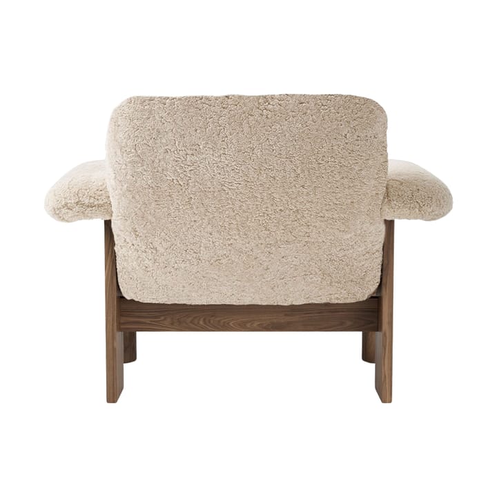 Brasilia fåtölj low back, Walnut-Nature sheepskin curly Audo Copenhagen