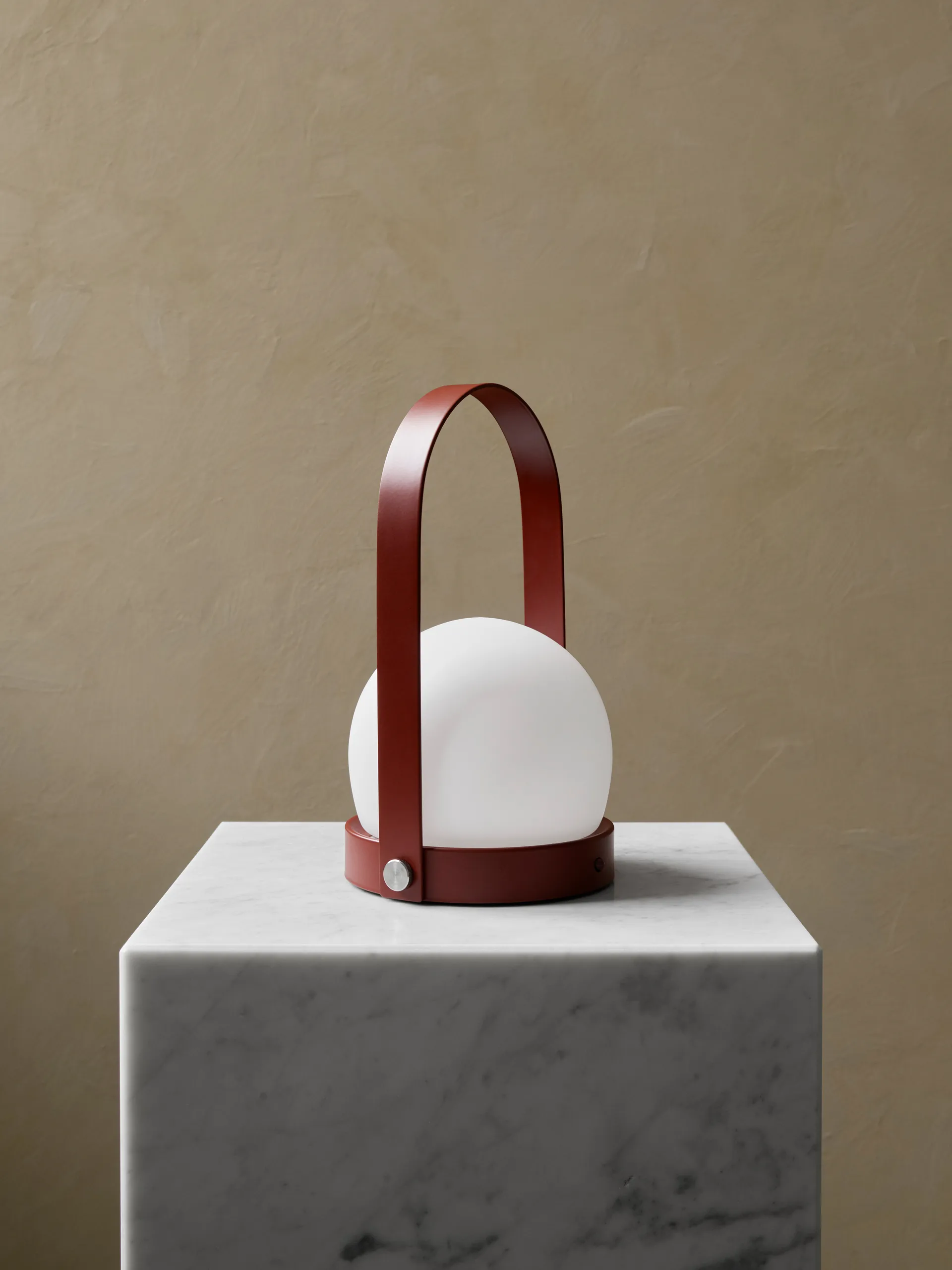 Carrie portabel bordslampa, Burned red Audo Copenhagen