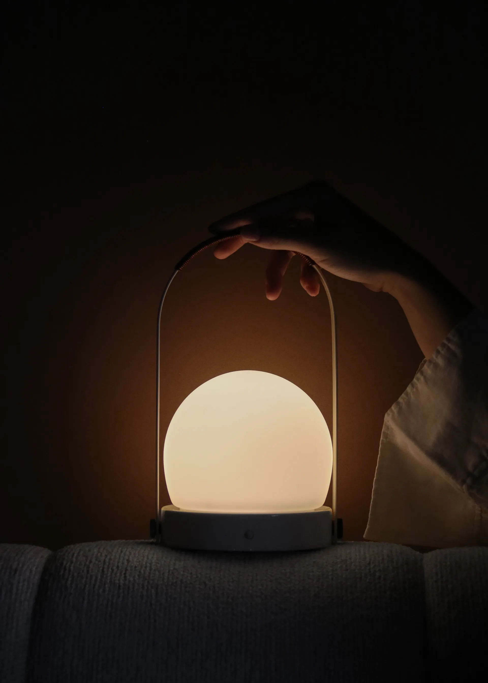 Carrie portabel bordslampa, Ivory Audo Copenhagen