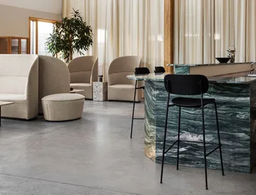 Co Bar Chair barstol - Mörkbetsad ek-kromat stål, 65 cm - Audo Copenhagen