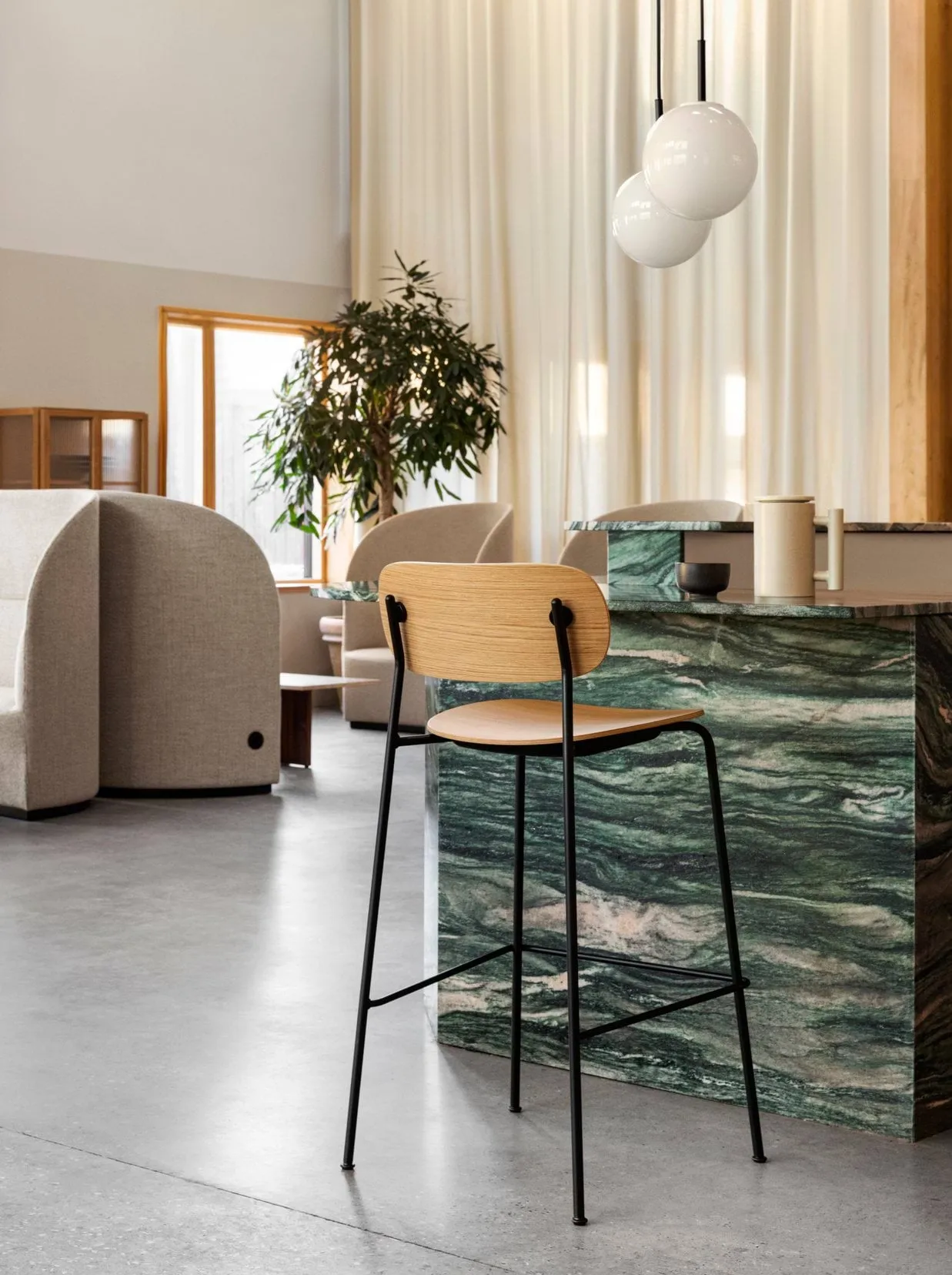 Co Bar Chair barstol, Svart ek-kromat stål, 65 cm Audo Copenhagen