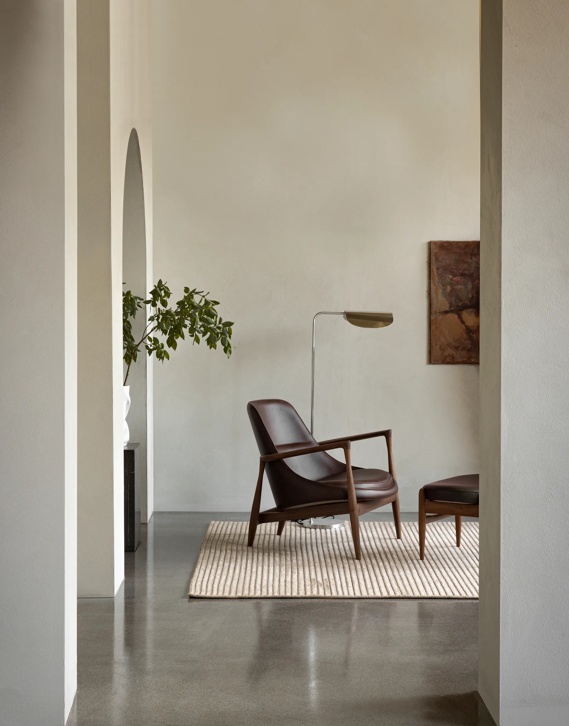 Elizabeth loungefåtölj, Walnut-Logan Jasmine Audo Copenhagen