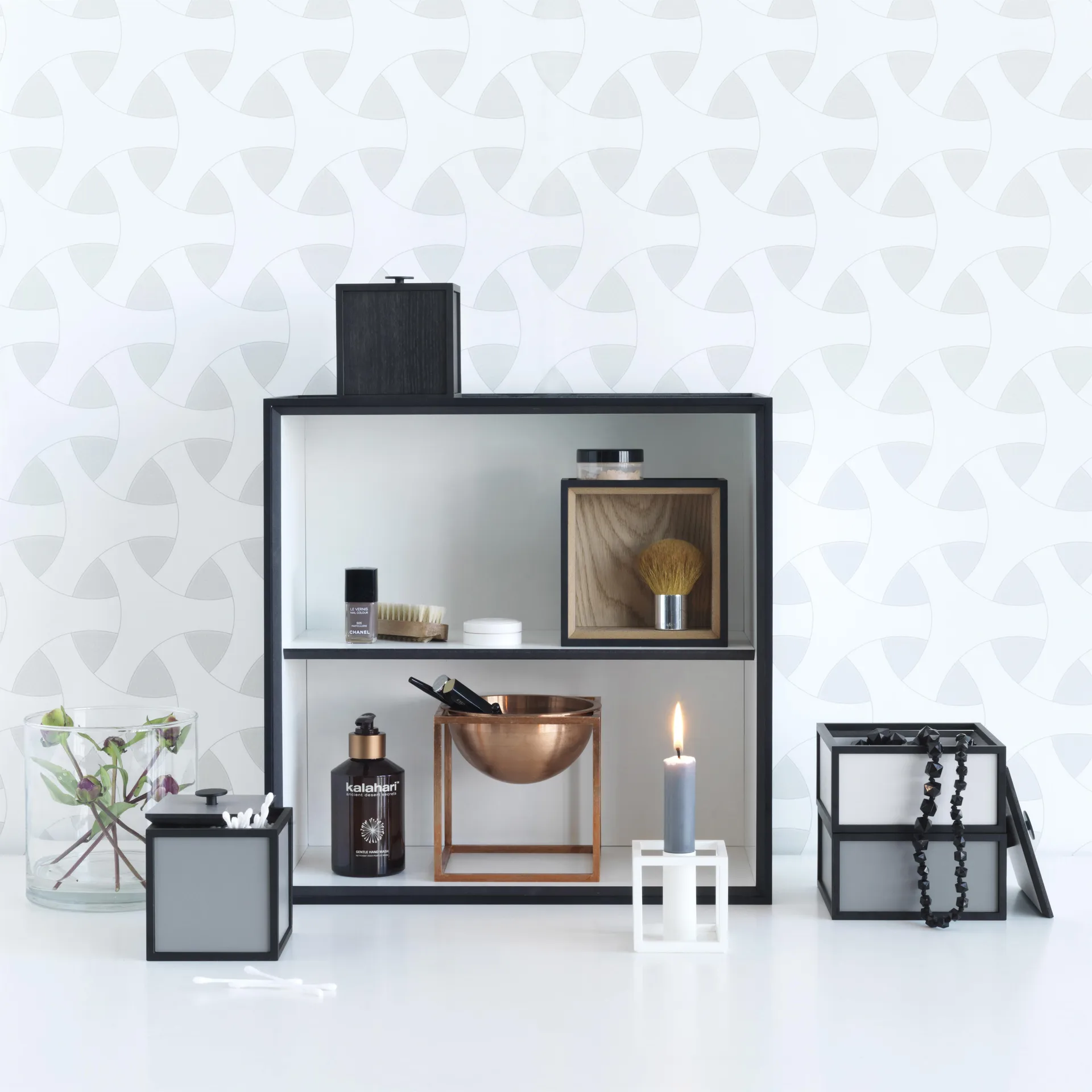 Frame 10 box med lock, svartbetsad ask Audo Copenhagen