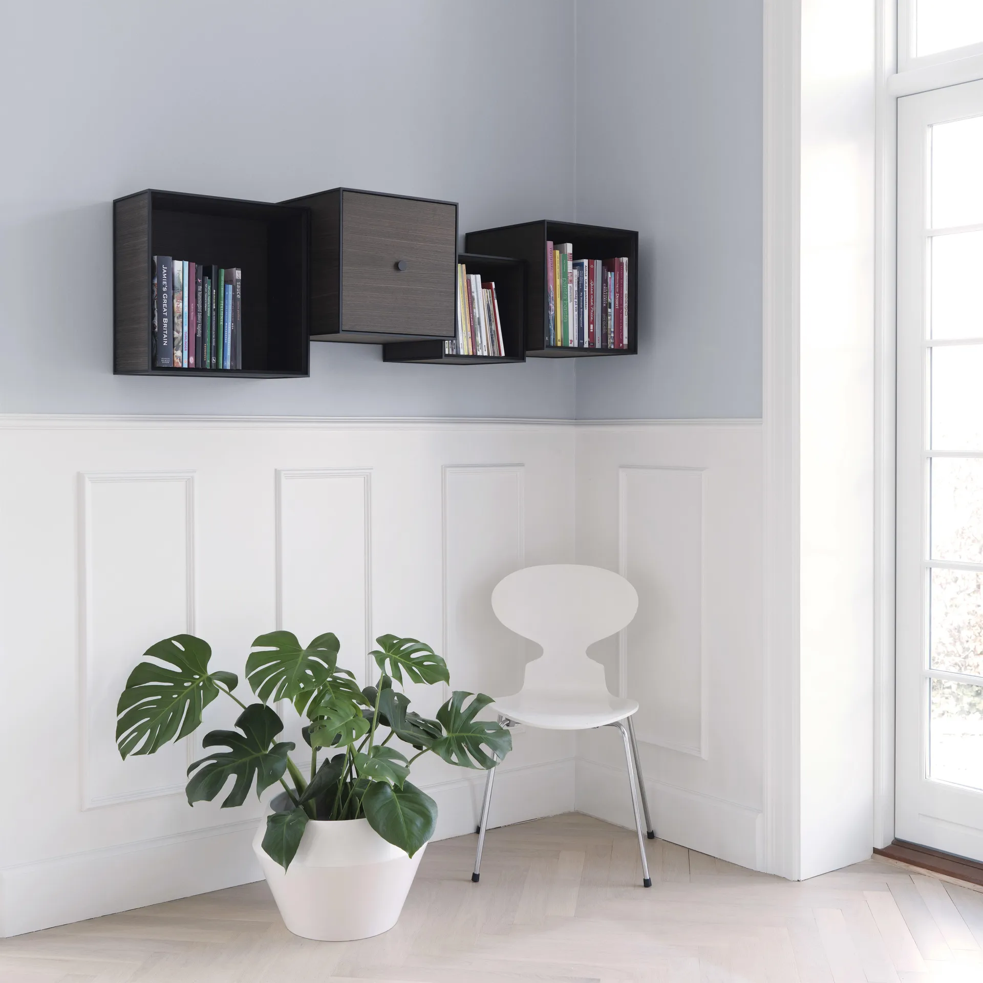 Frame 35 kub utan dörr, rökt ek Audo Copenhagen