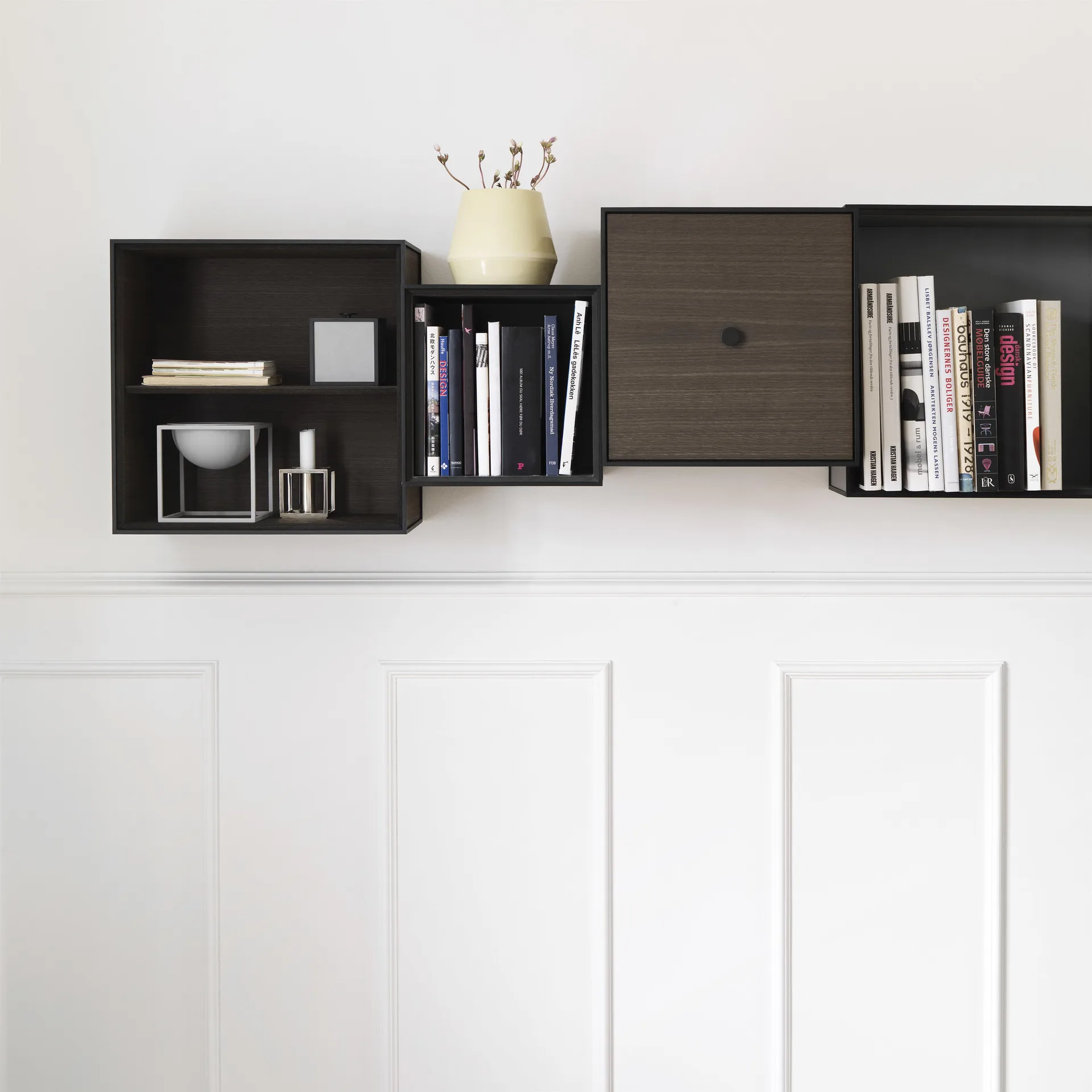 Frame 35 kub utan dörr, rökt ek Audo Copenhagen