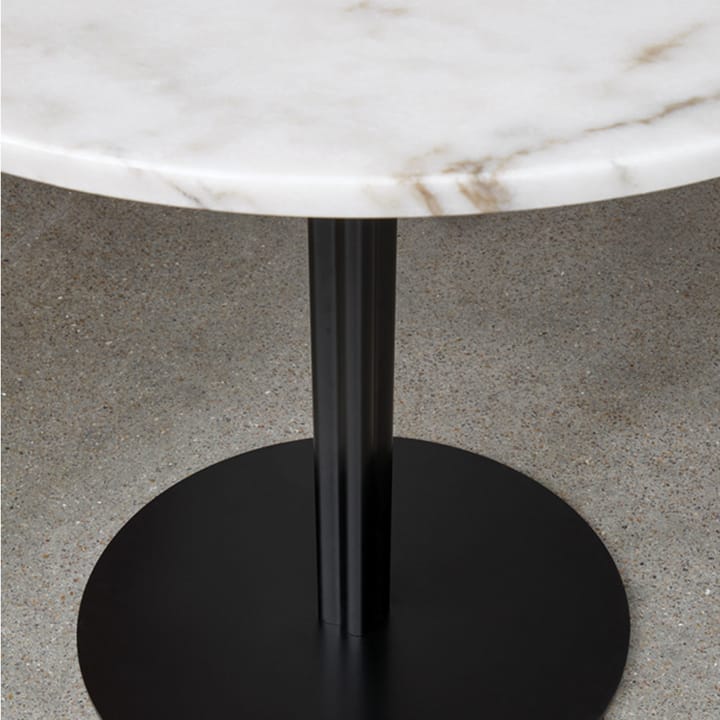 Harbour Column matbord - marble offwhite, ø105 cm, svart stativ - Audo Copenhagen