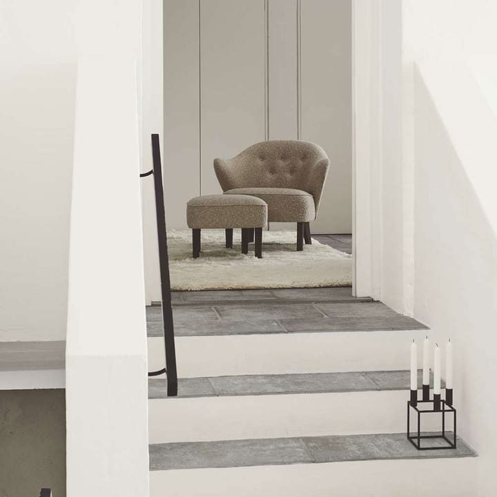 Ingeborg fåtöljpaket, fårskinn sahara, inkl. fotpall, ben rökt ek Audo Copenhagen