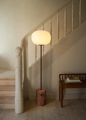 JWDA golvlampa - Red travertine - Audo Copenhagen