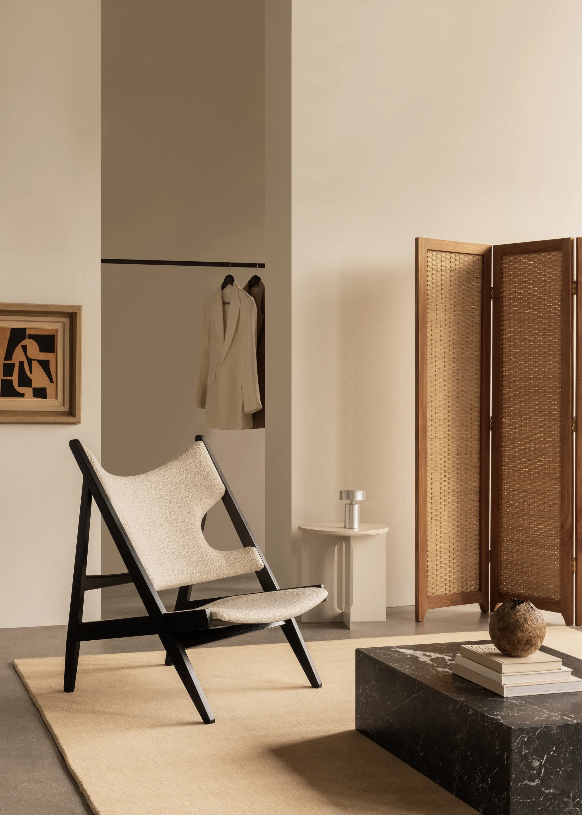 Knitting loungefåtölj, Barnum Bouclé 24-svart ek Audo Copenhagen