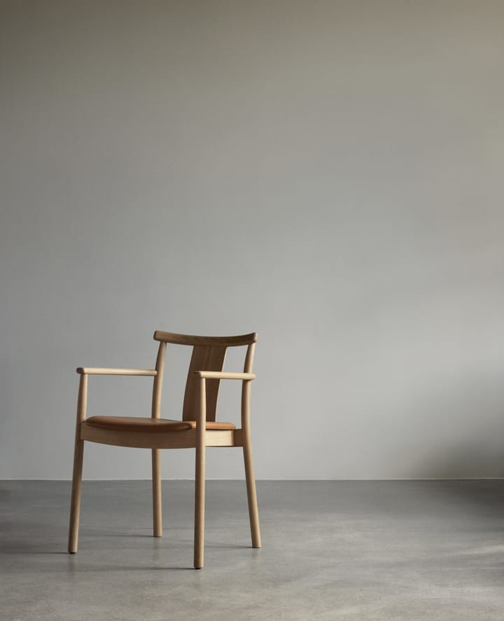 Merkur karmstol med dyna, Oak- Dakar 0250 cognac Audo Copenhagen