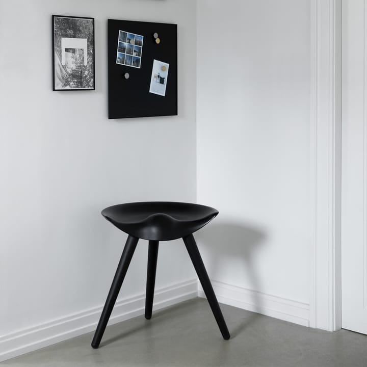 ML42 pall 48 cm, Svartbetsad bok Audo Copenhagen